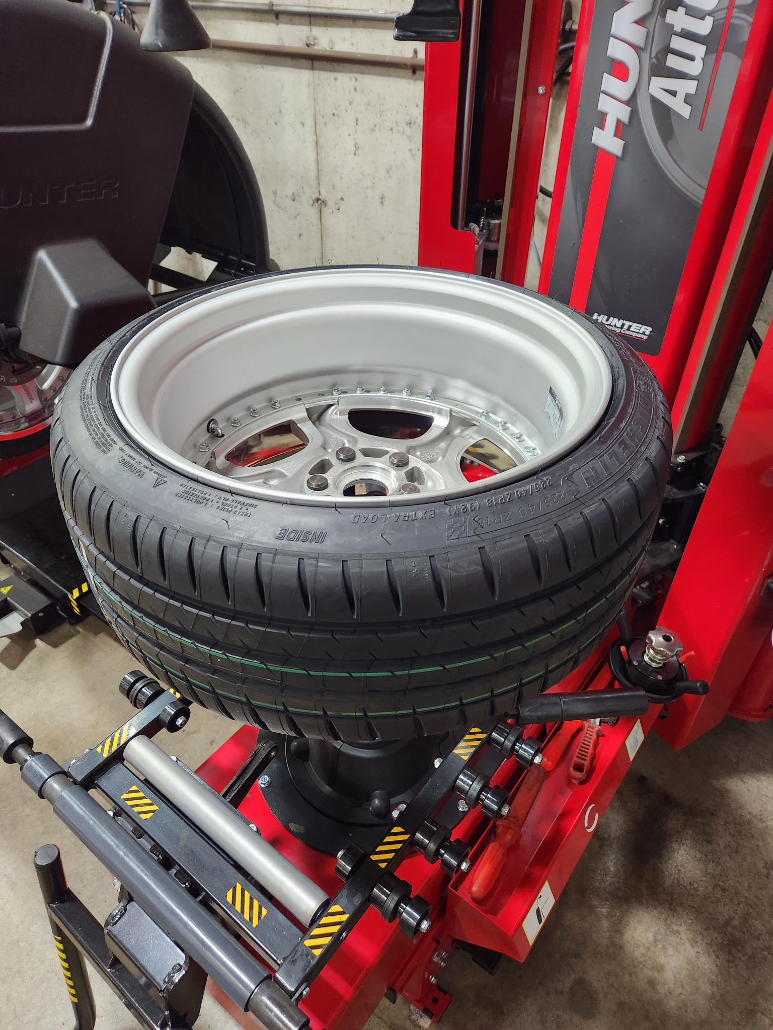 Tire mounted on Hunter machine at Akin Automotive